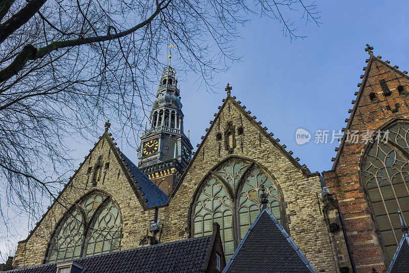 古老的教堂或Oude Kerk -最古老的建筑和最古老的教区教堂